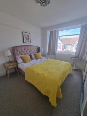 Large 4 Bed Terraced House